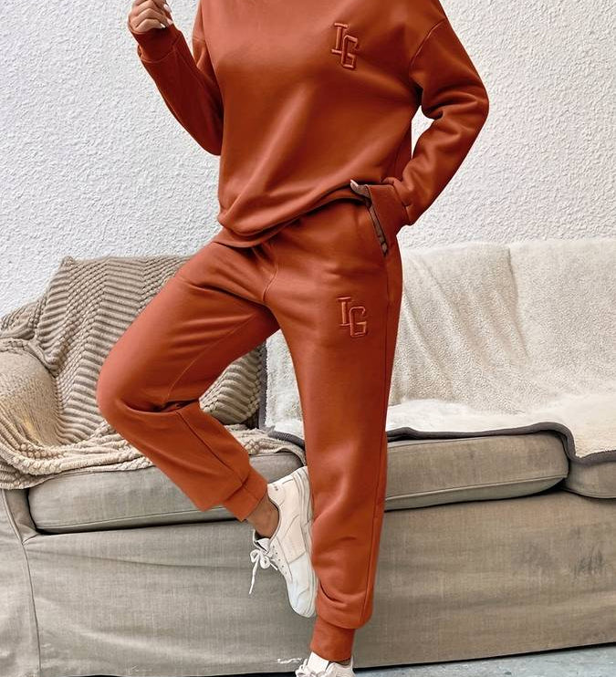 Elegant Sweater and Pants Set for Women - Stylish and Comfortable!