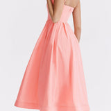 Lara™ - Elegant Sleeveless Dress